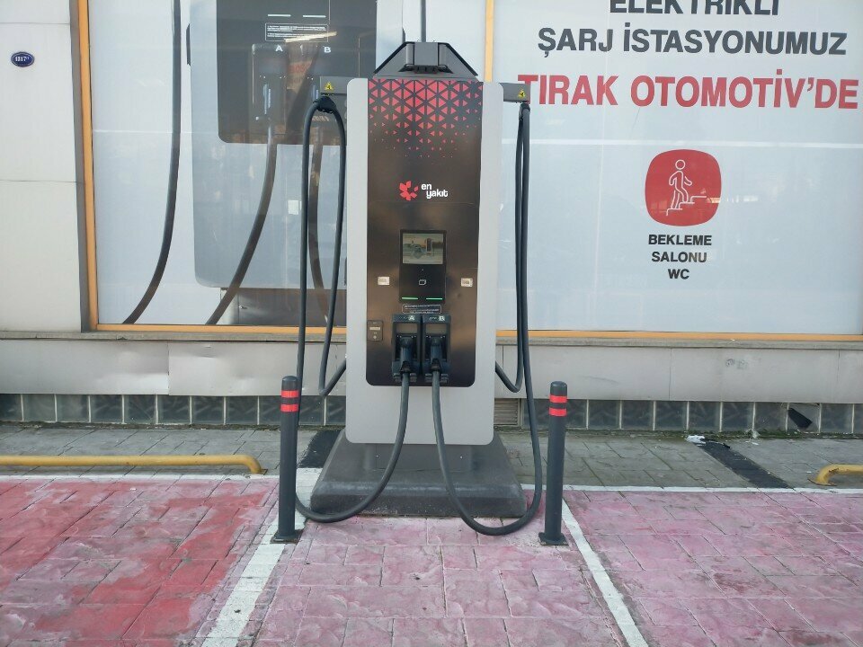 Electric car charging station En Yakıt, Izmir, photo