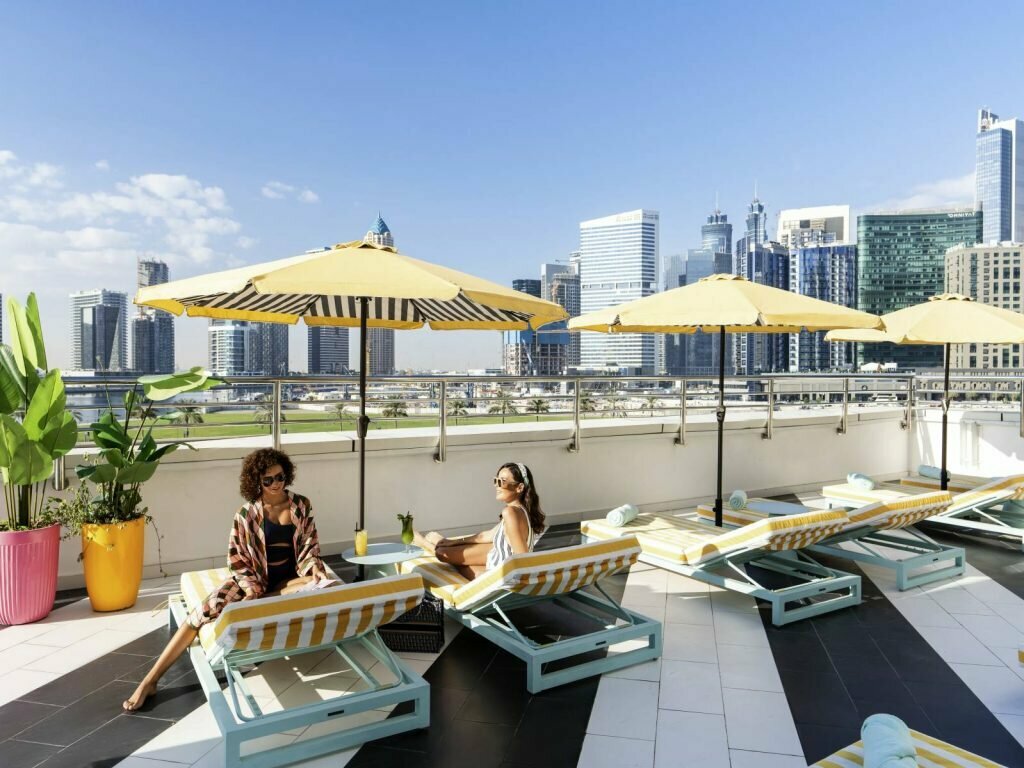 Bar, pub Lolita Pool Bar & Lounge, Dubai, photo