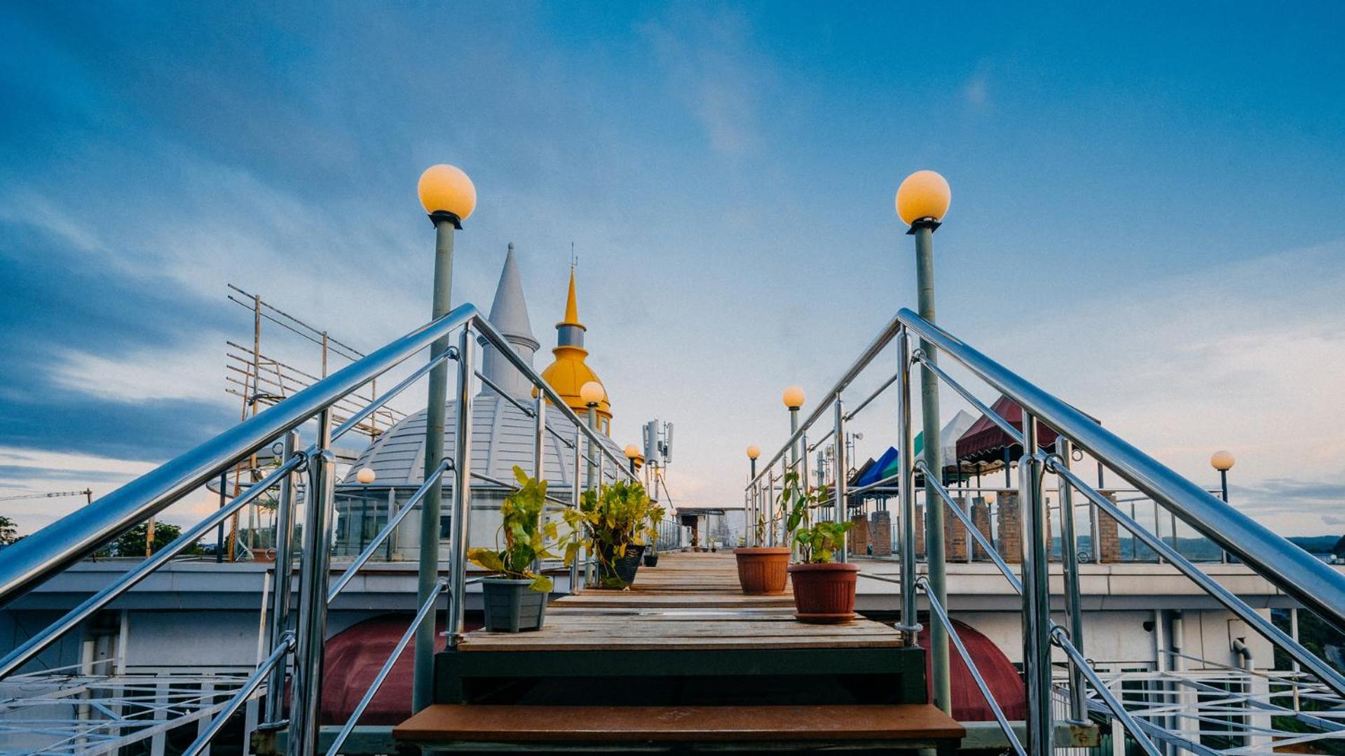 Фото King's Hotel Nagoya Batam