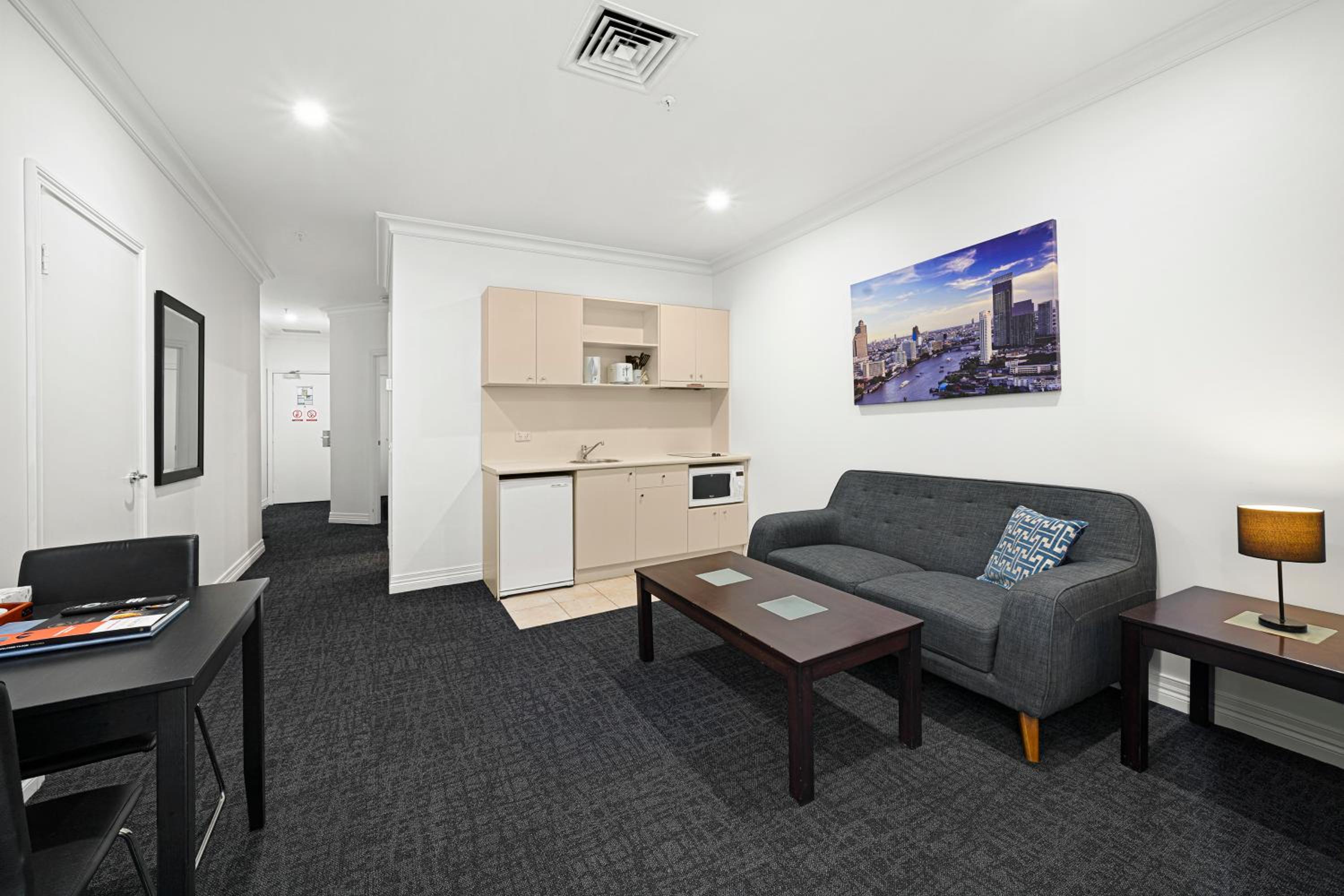 Фото Comfort Hotel Melbourne Central