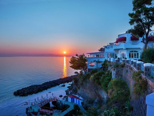 Гостиница Hotel La Madonnina в Искье