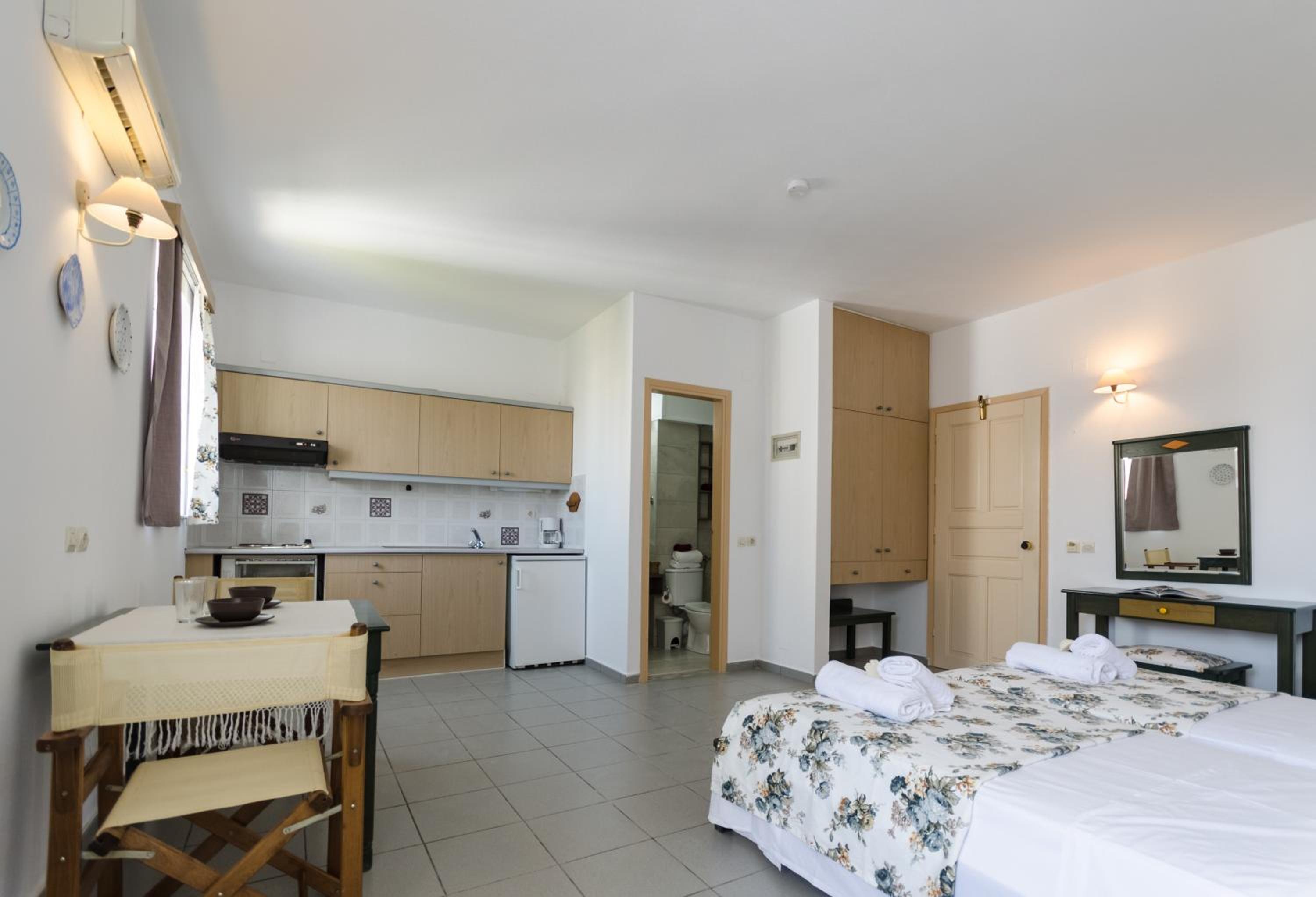 Фото Happiness Apartments