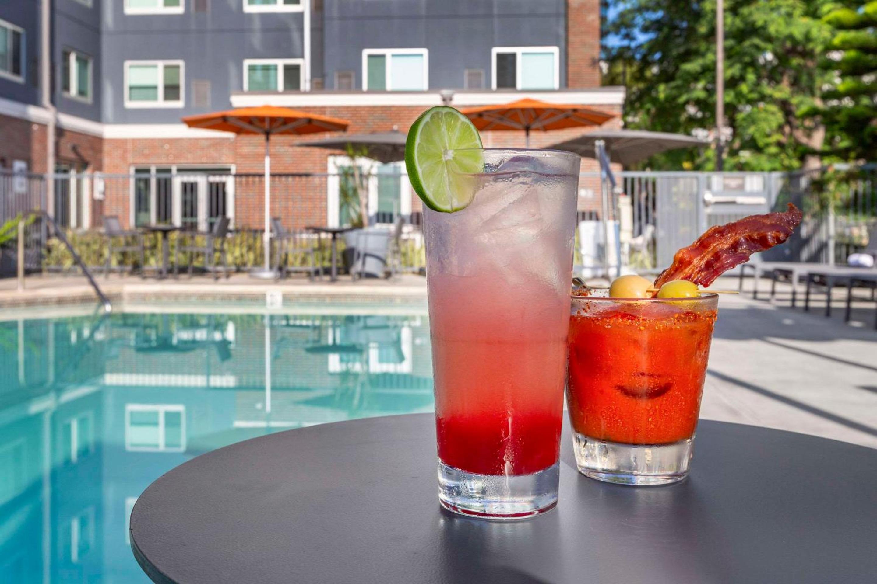 Фото Cambria Hotel Lax