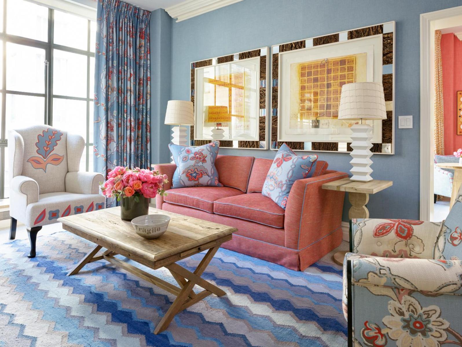 Фото The Whitby Hotel