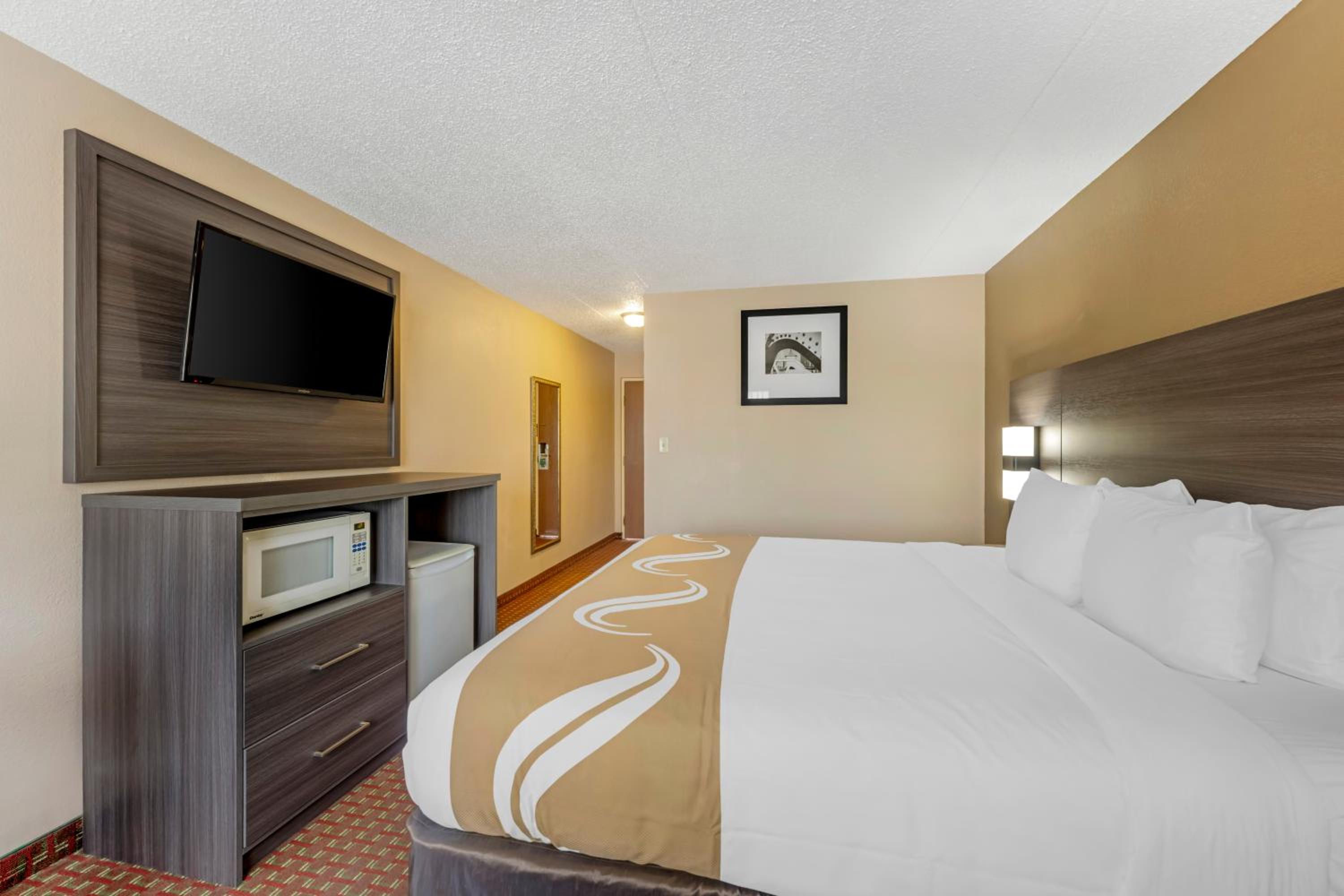 Фото Quality Inn & Suites