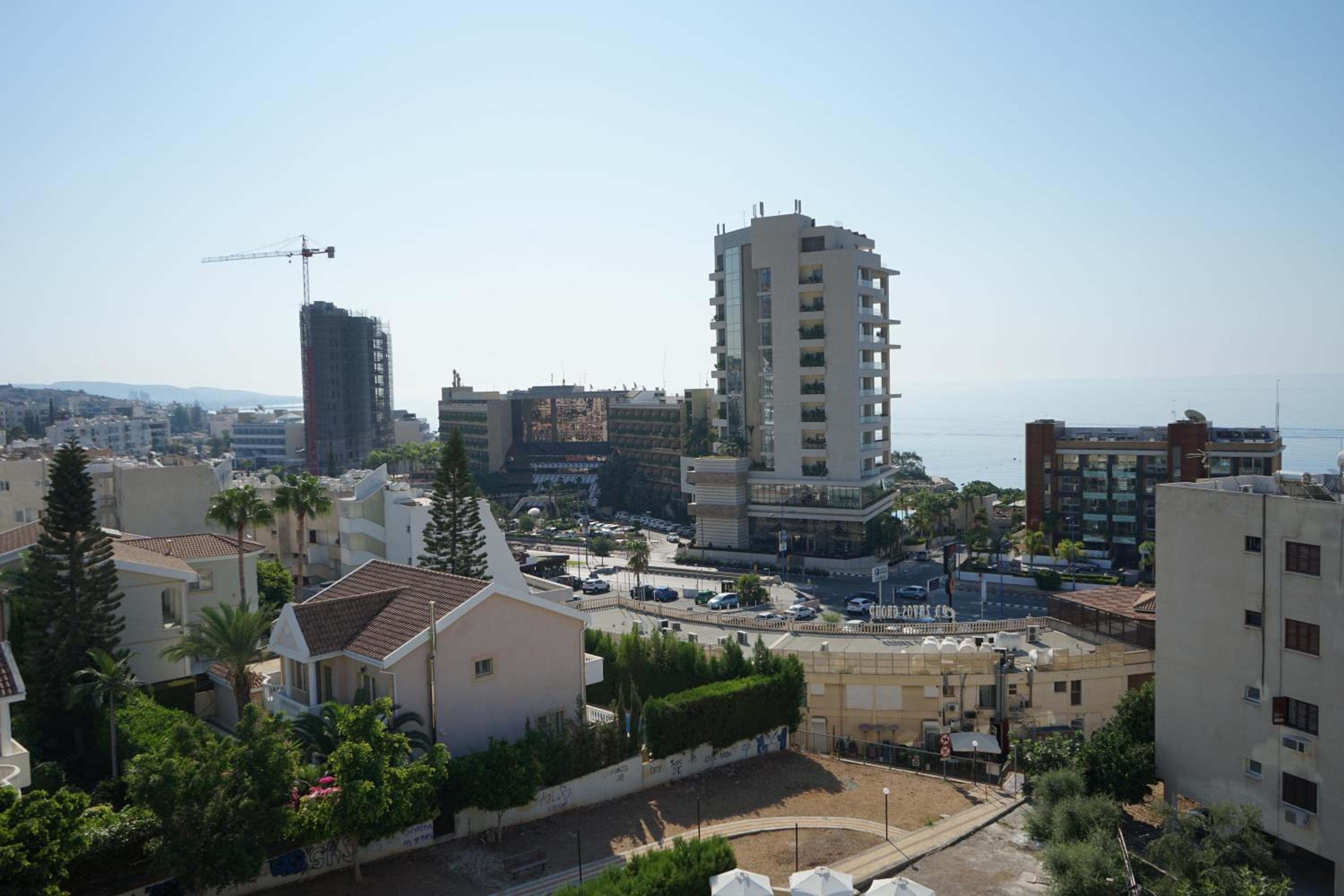 Фото Polyxeni Hotel Apartments