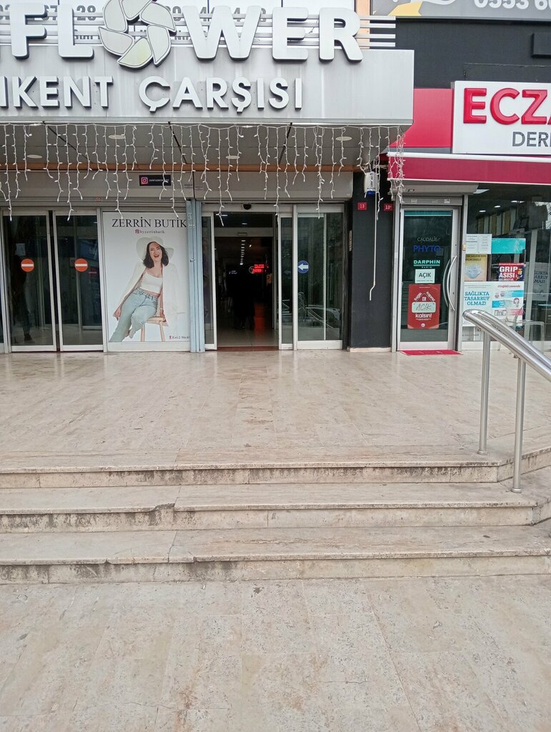 Clothing store Zerrin Butik, Istanbul, photo