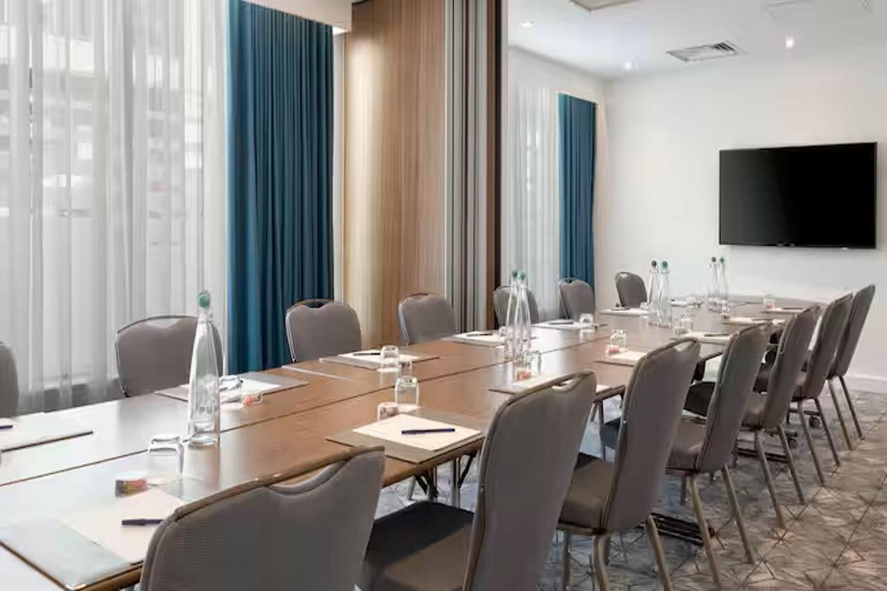 Фото DoubleTree by Hilton London Angel Kings Cross