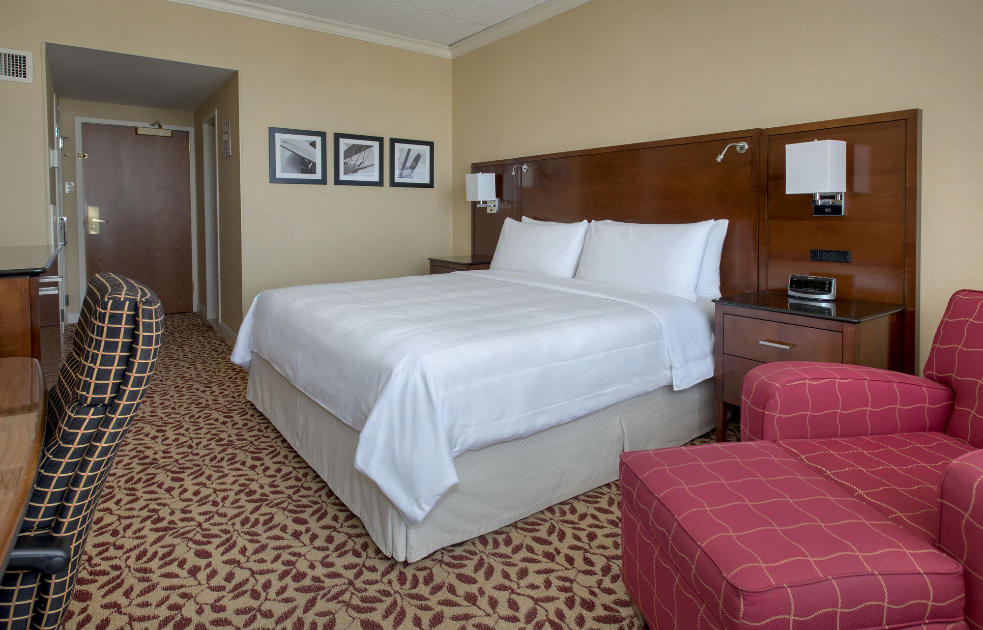 Фото Long Island Marriott