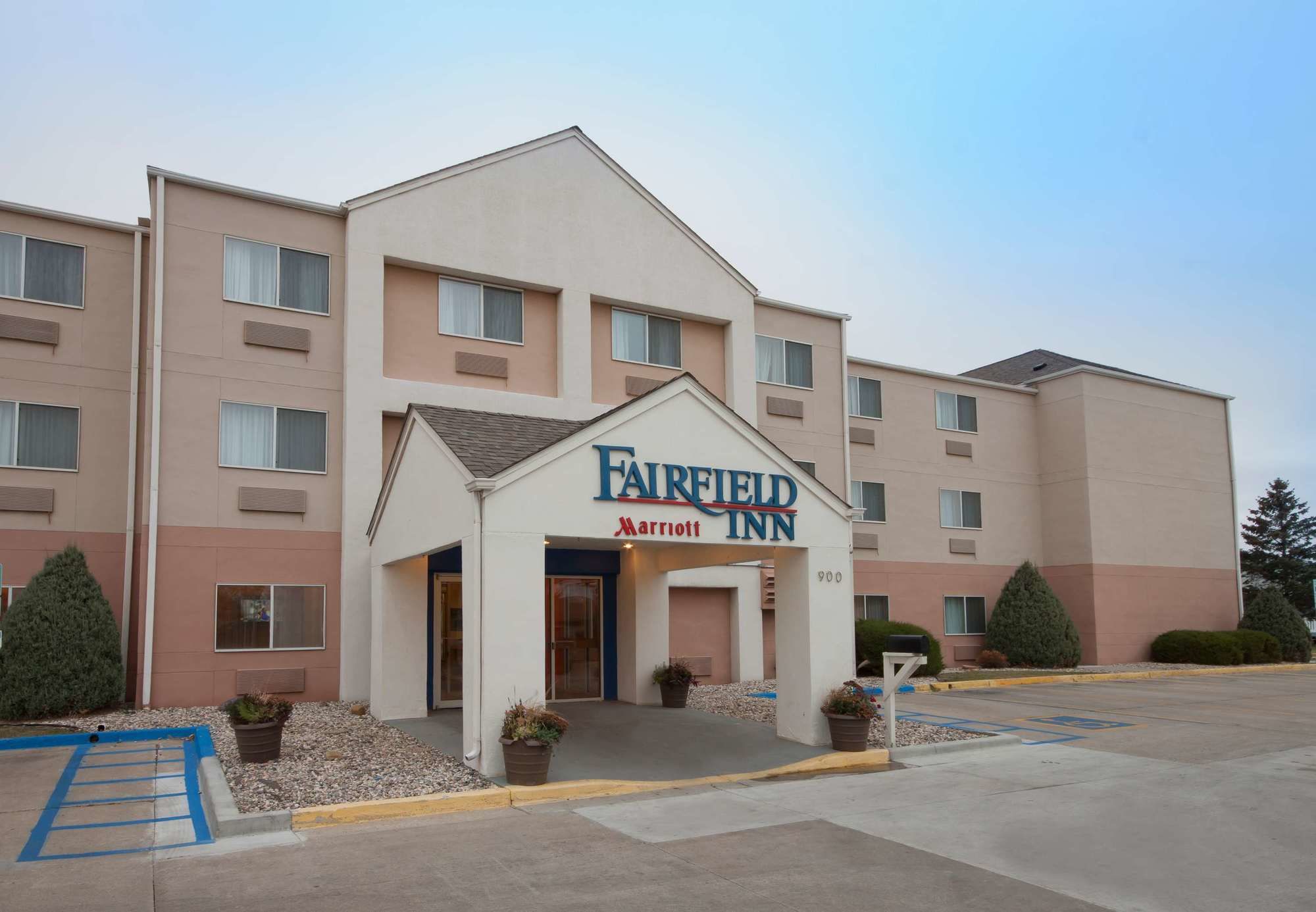 Фото SureStay Plus Hotel by Best Western Minot