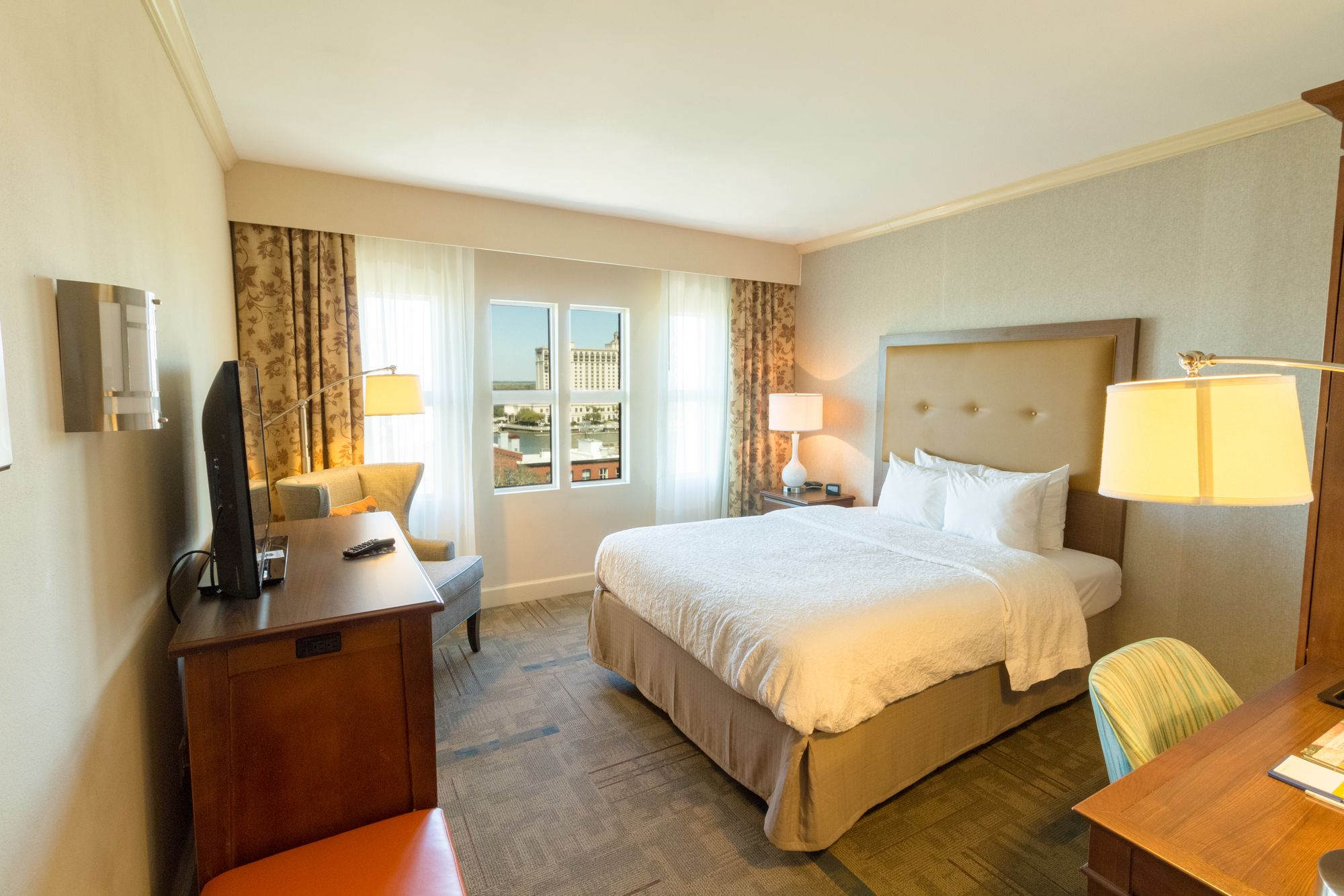 Фото Hampton Inn Savannah Historic District