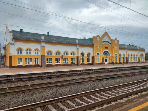 Жігіт бір қызды сигип, танысқысы келеді.