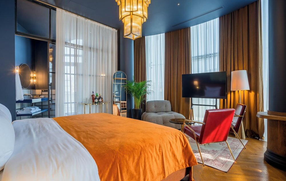 Фото Zorba & Bond hotel on the 8th