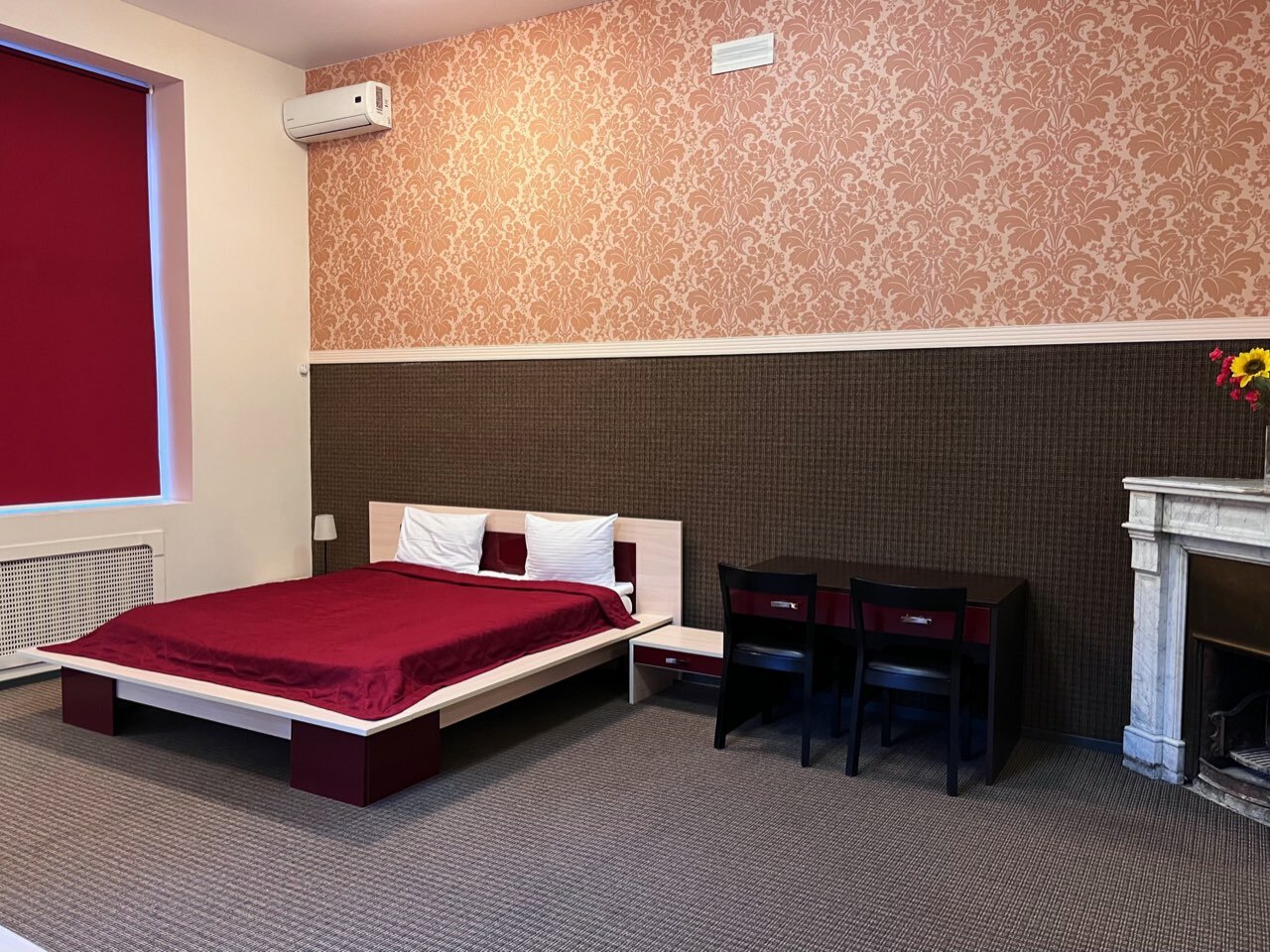 Фото Демократ