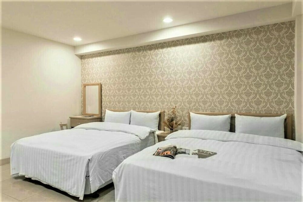 Фото отеля 2