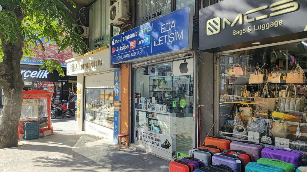 Mobile phone store Eda Iletisim, Istanbul, photo