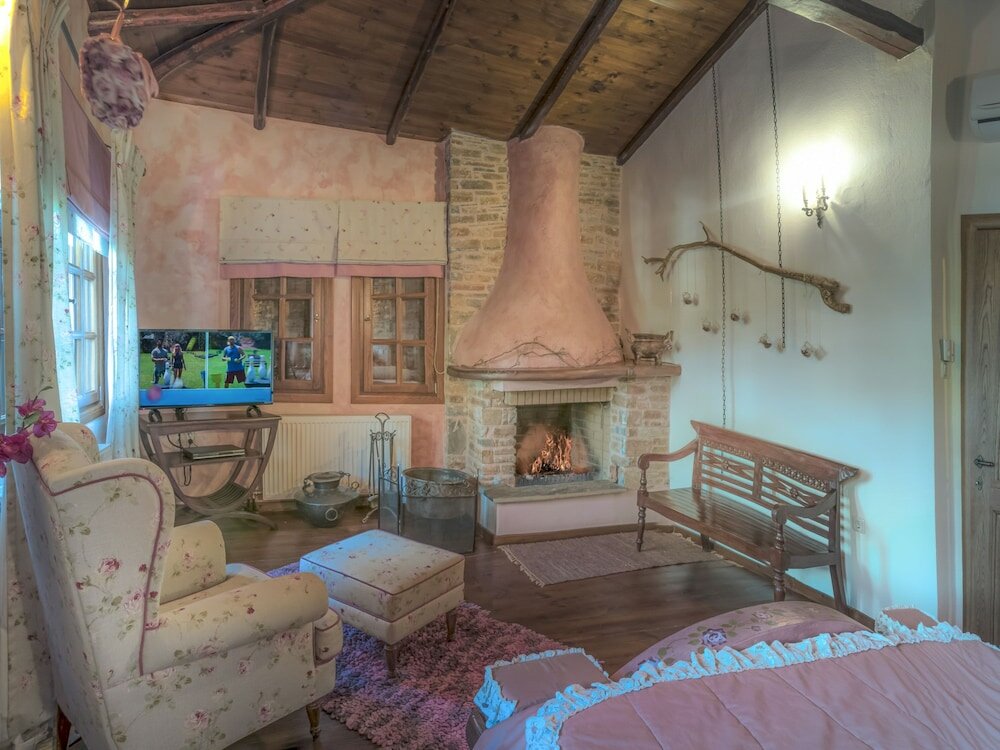 Фото To Stefani tis Makrinas