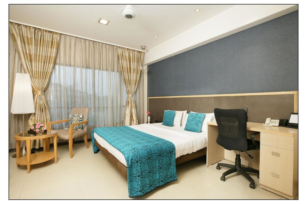 Фото Oyo 697 The Sirona Hotel