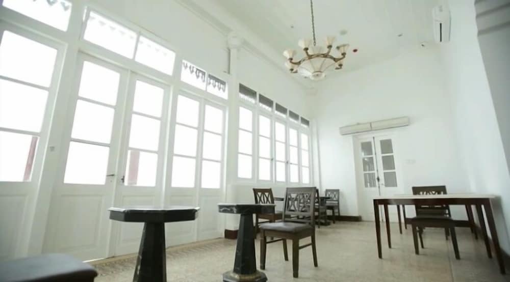 Фото The Alimar Hotel