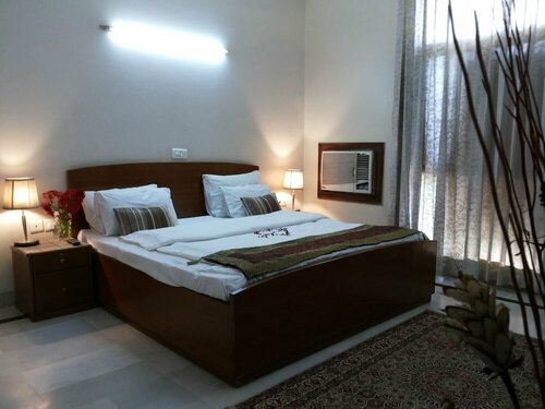 Гостиница Sovereign Residency в Ноиде