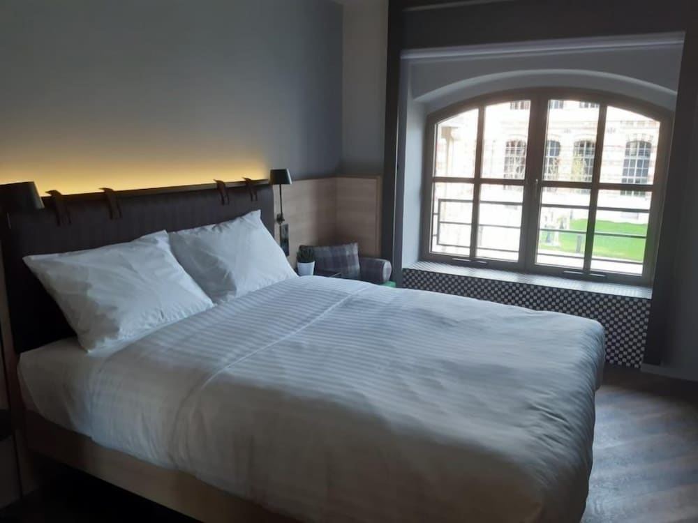 Фото Moxy Lille City