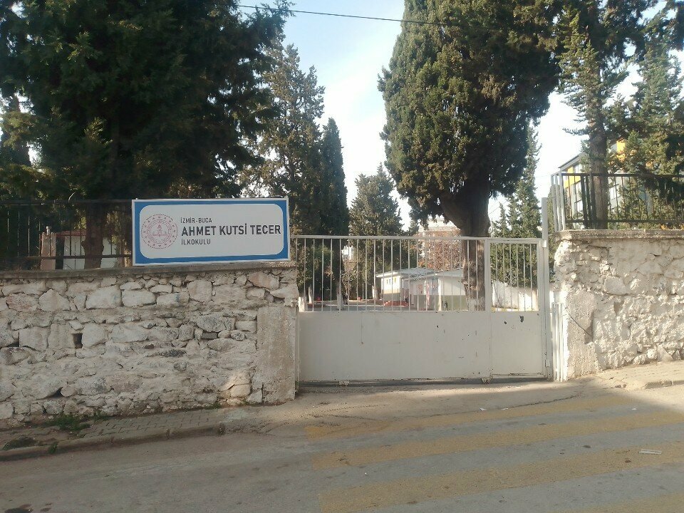 Primary school Ahmet Kutsi Tecer Primary School, Izmir, photo