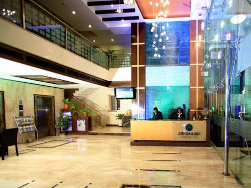 Фото Hotel Abhimaani Vasathi