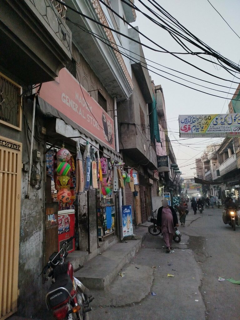 Bicycle repair Zahid Cycle Works, Lahore, photo