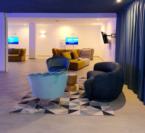 Гостиница Hotel Porto в Гандии