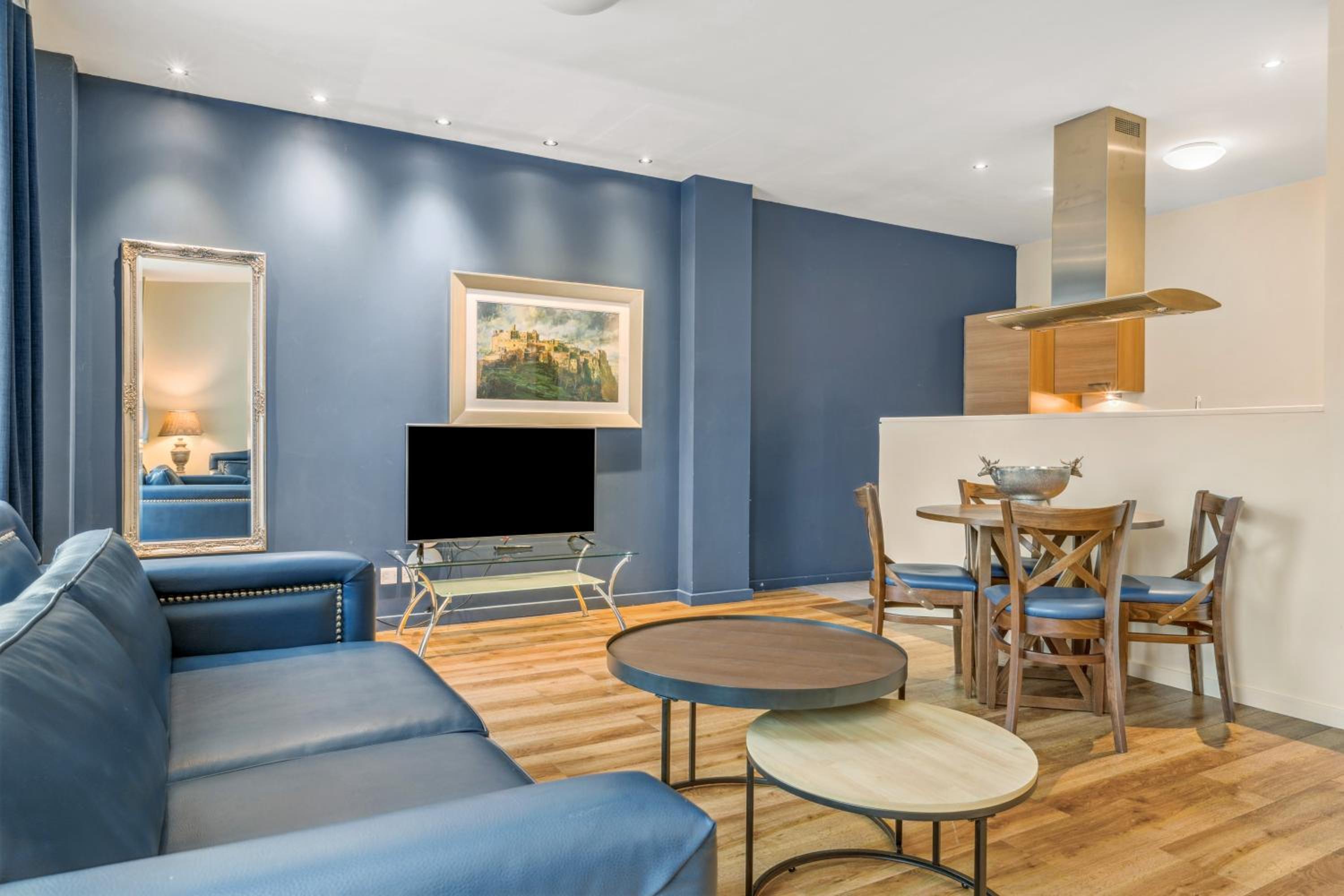 Фото Princes Street Suites