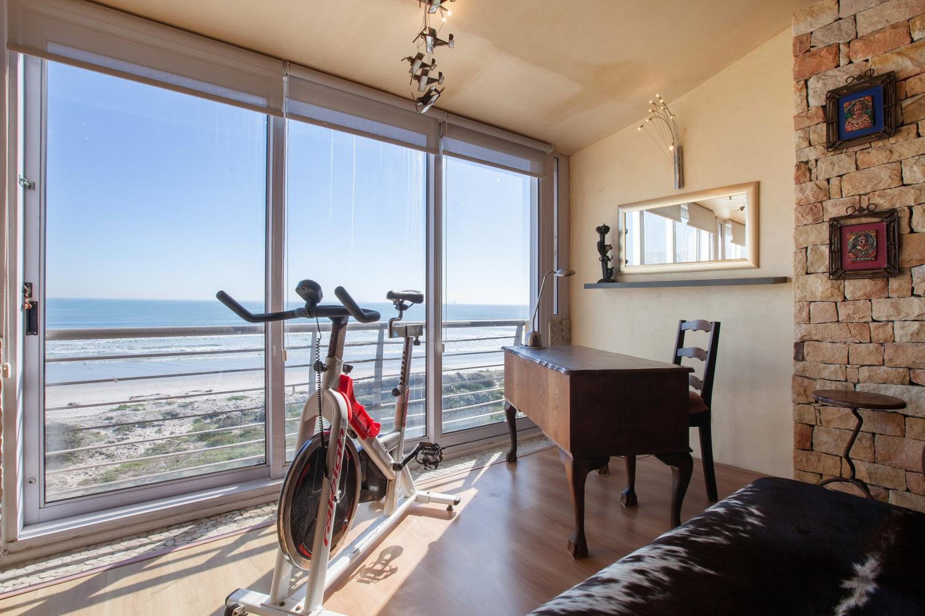 Фото Cape Town Beachfront Apartments At Leisure Bay