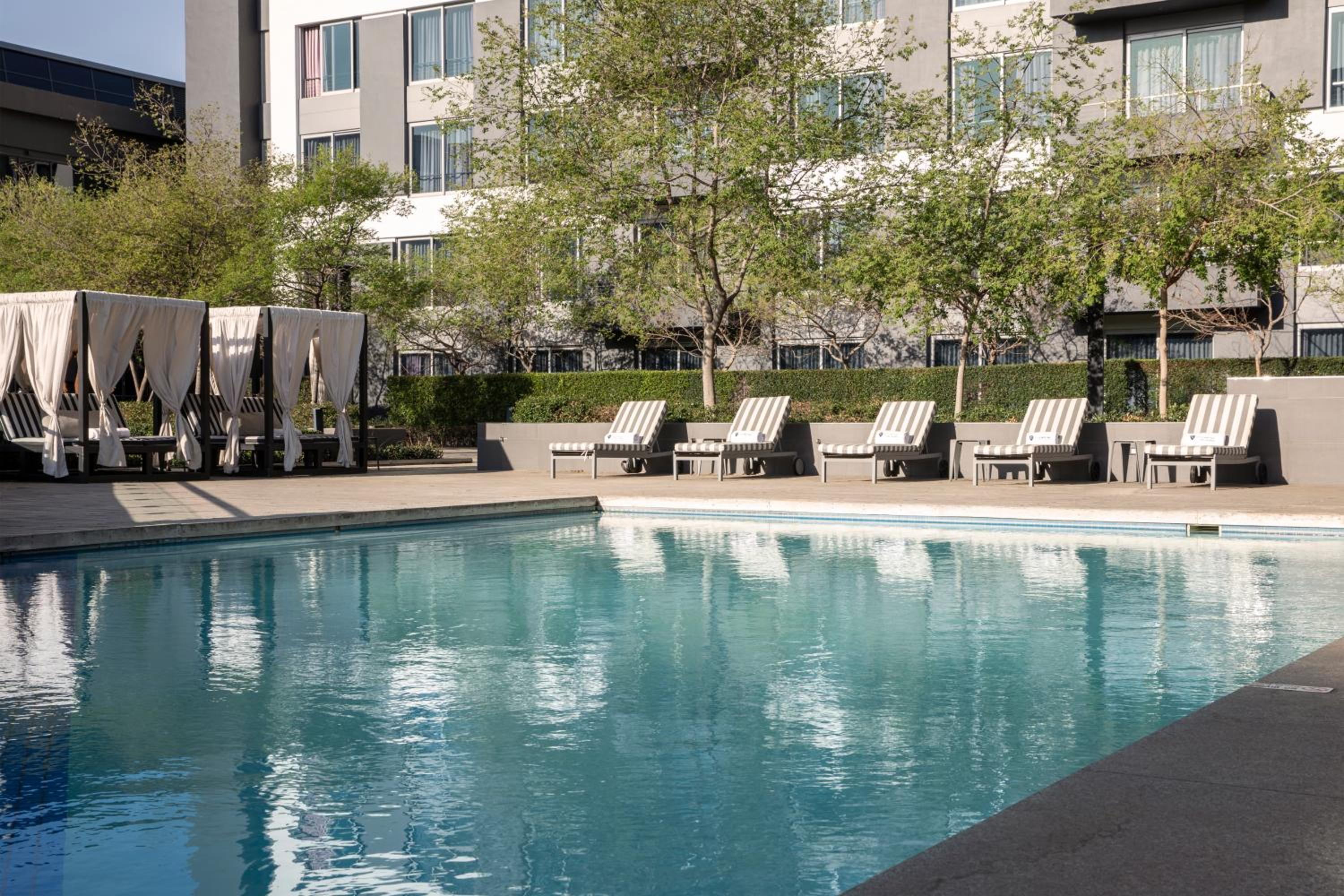 Фото The Capital Menlyn Maine