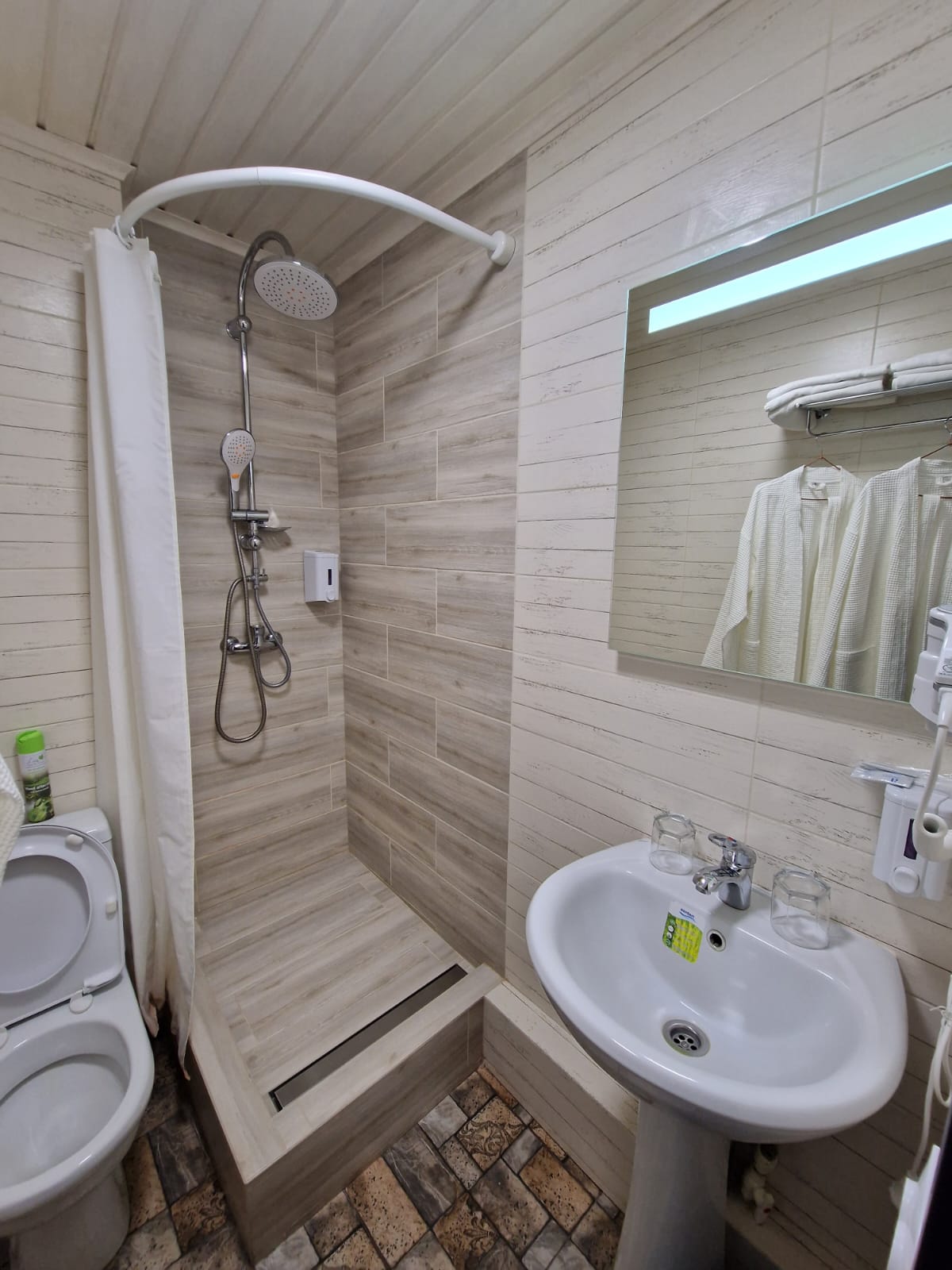 Фото Пеликен