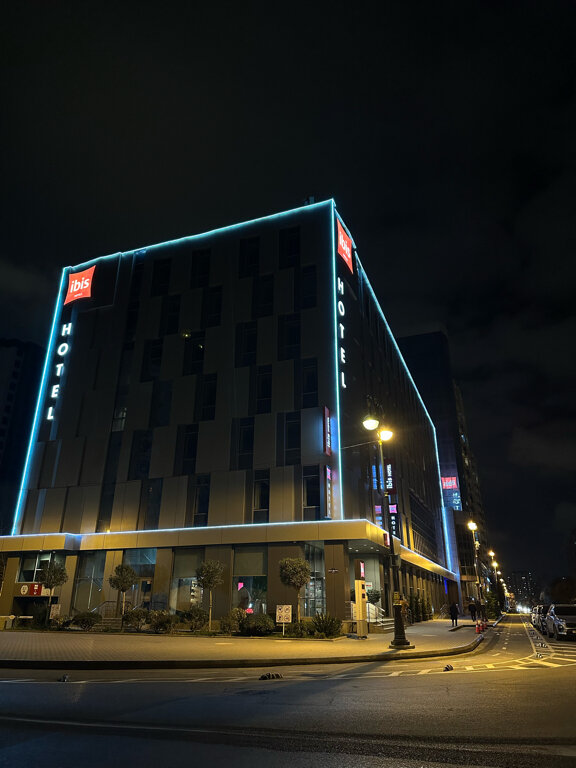 Фото Ibis Baku City