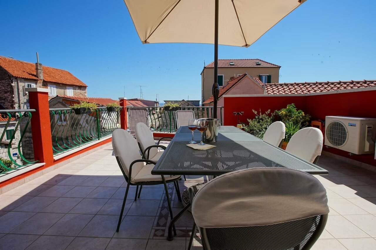 Фото Zephyrus Boutique Accommodation