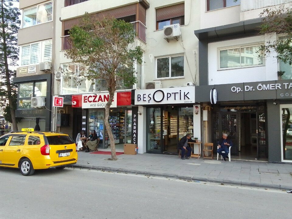 صيدلية Ayse Guclu Pharmacy ، إزمير، صورة