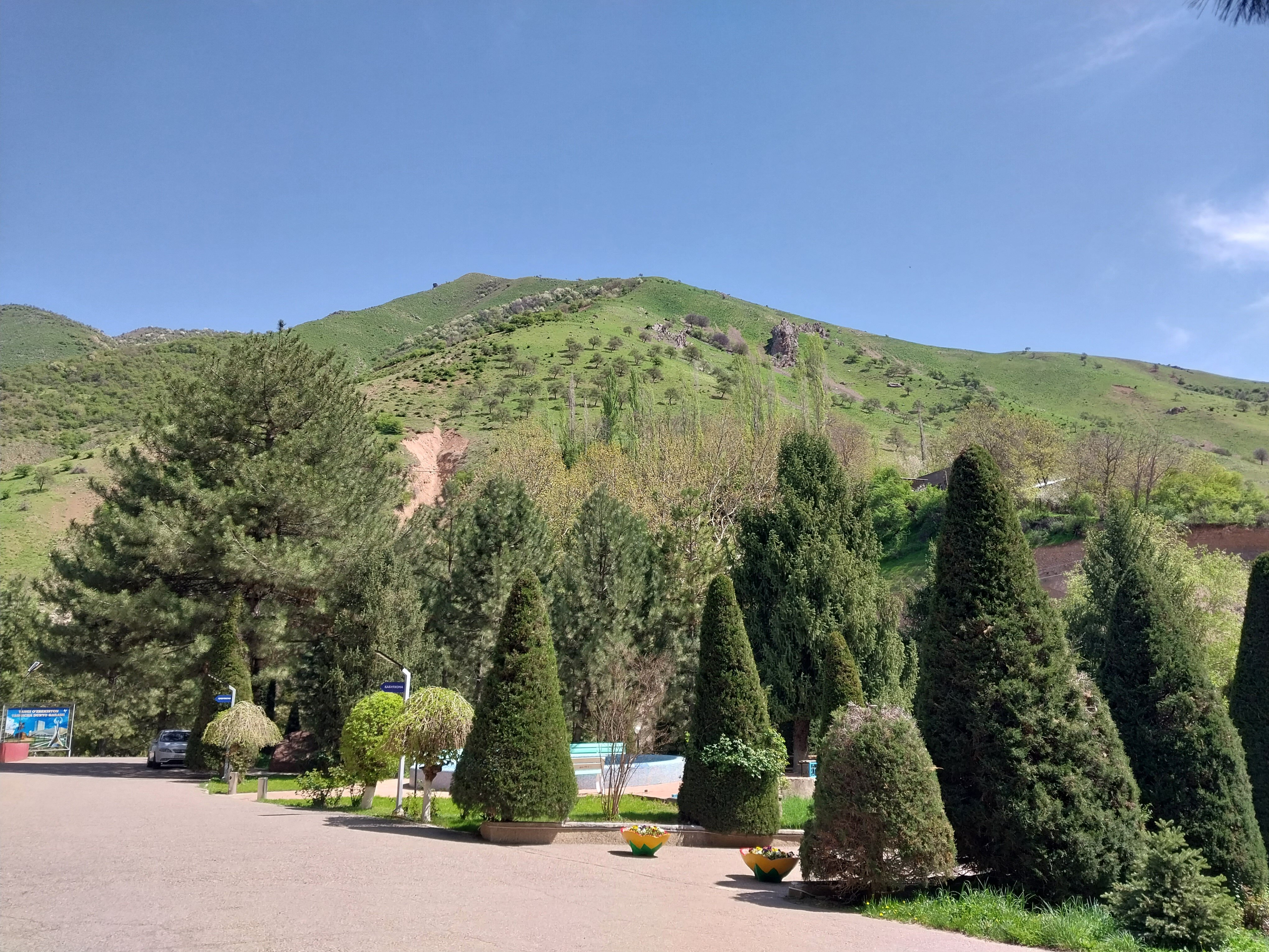 Mening orqamga sperma dengizi keldi