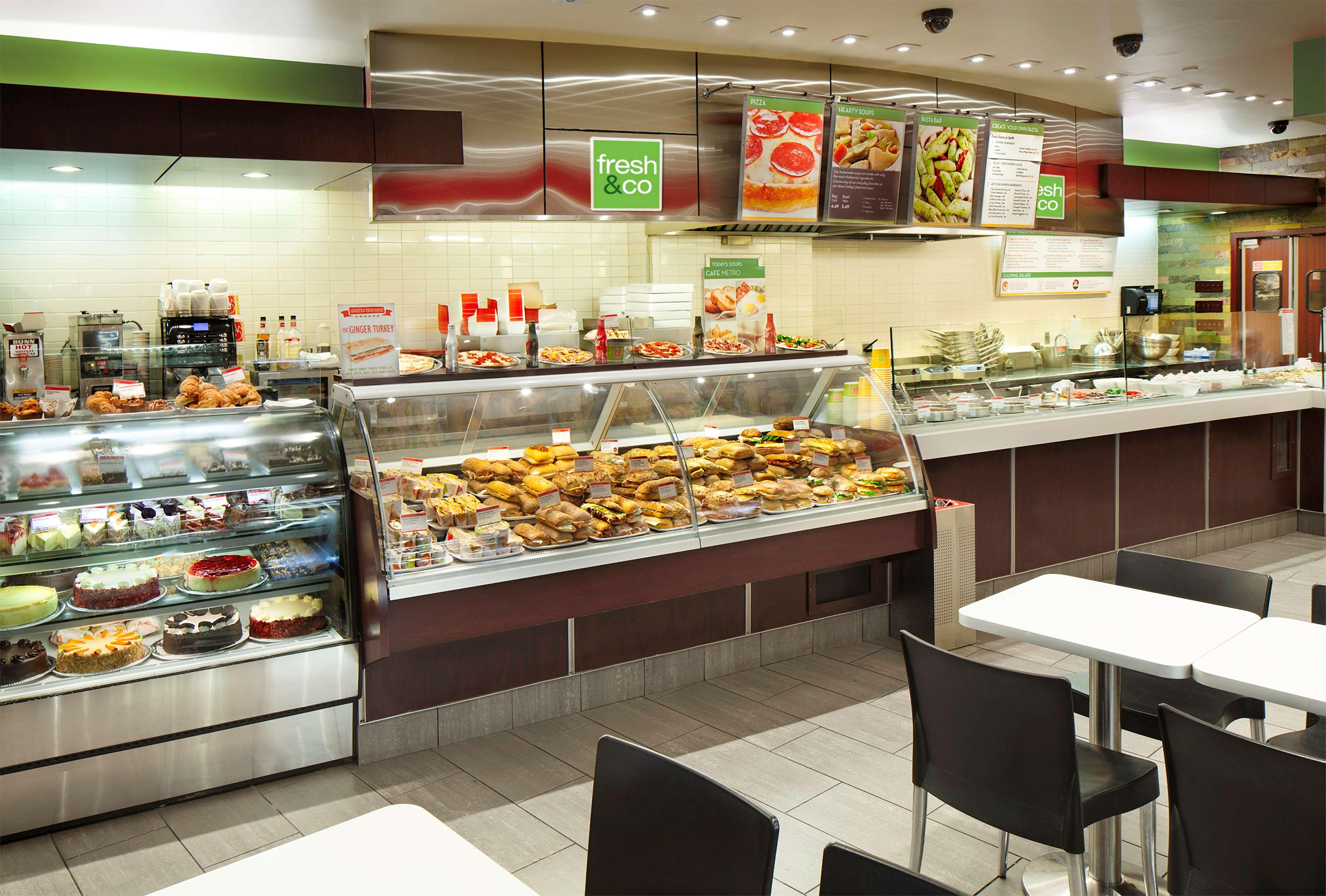 Фото Отель DoubleTree by Hilton Metropolitan - New York City