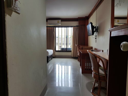 Гостиница PoonSook Resident Hotel в Пхитсанулоке