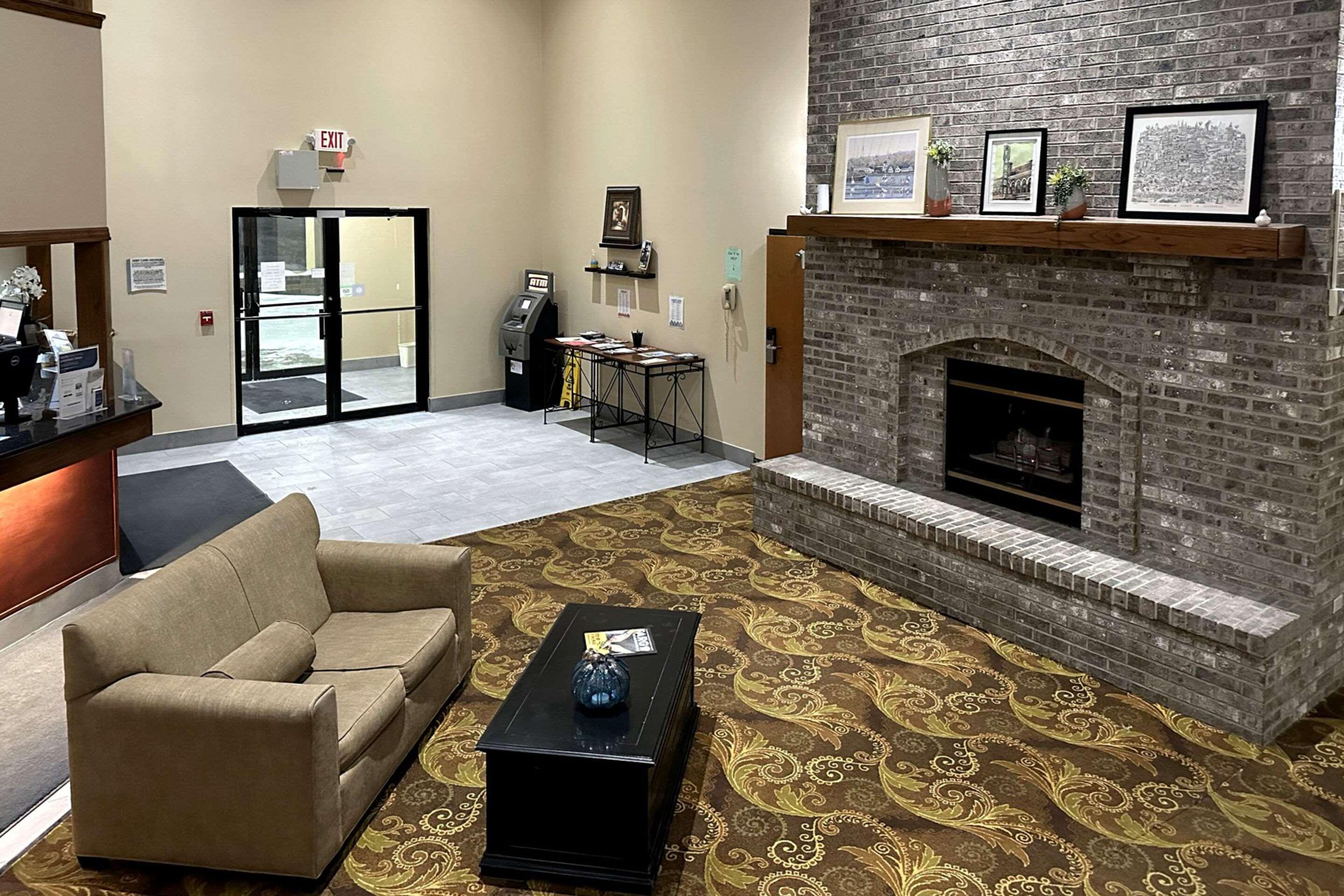 Фото Quality Suites Near West Acres