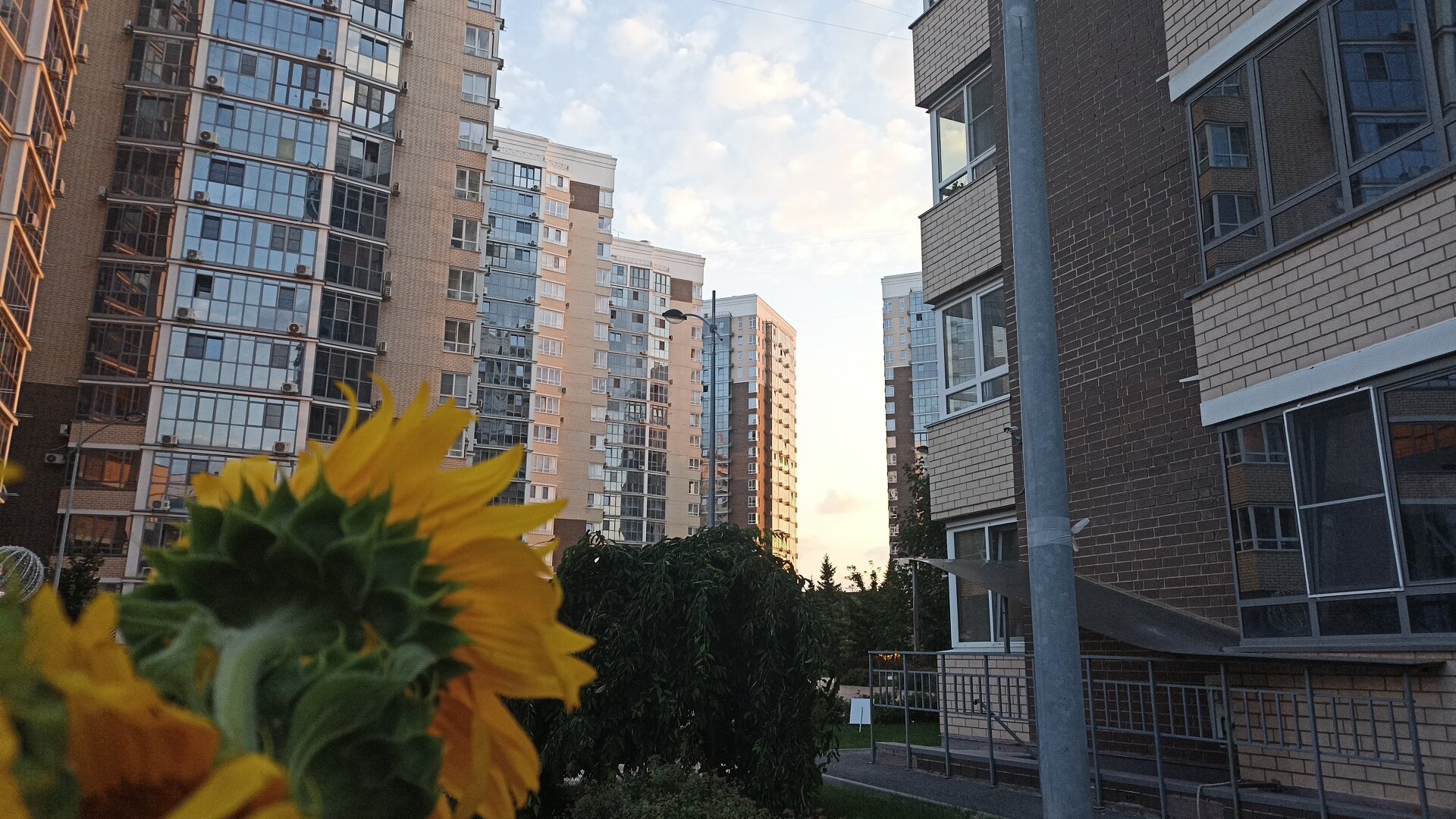 Фото Grand Avenue Vlg