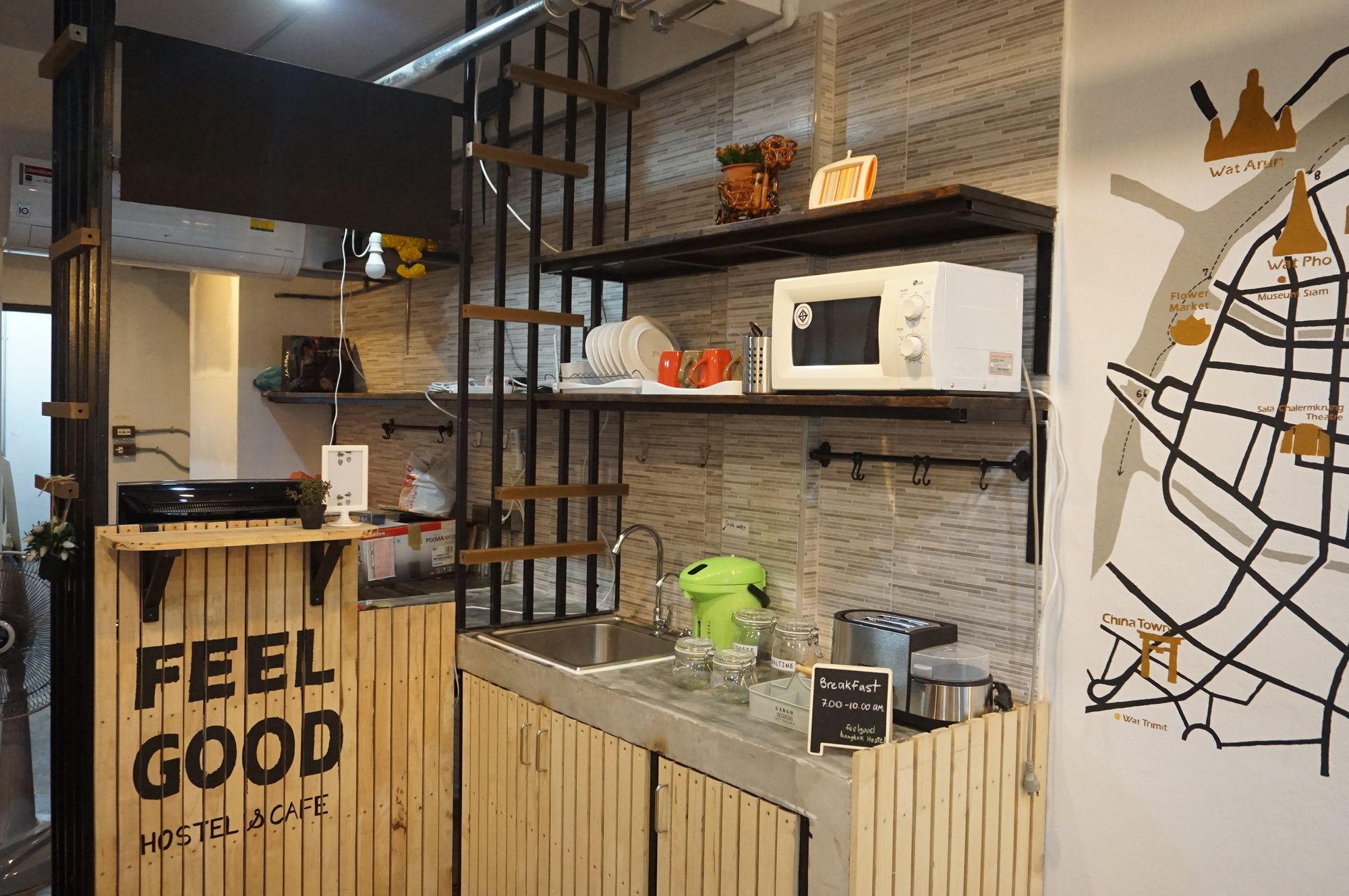 Фото Feel Good Bangkok Hostel