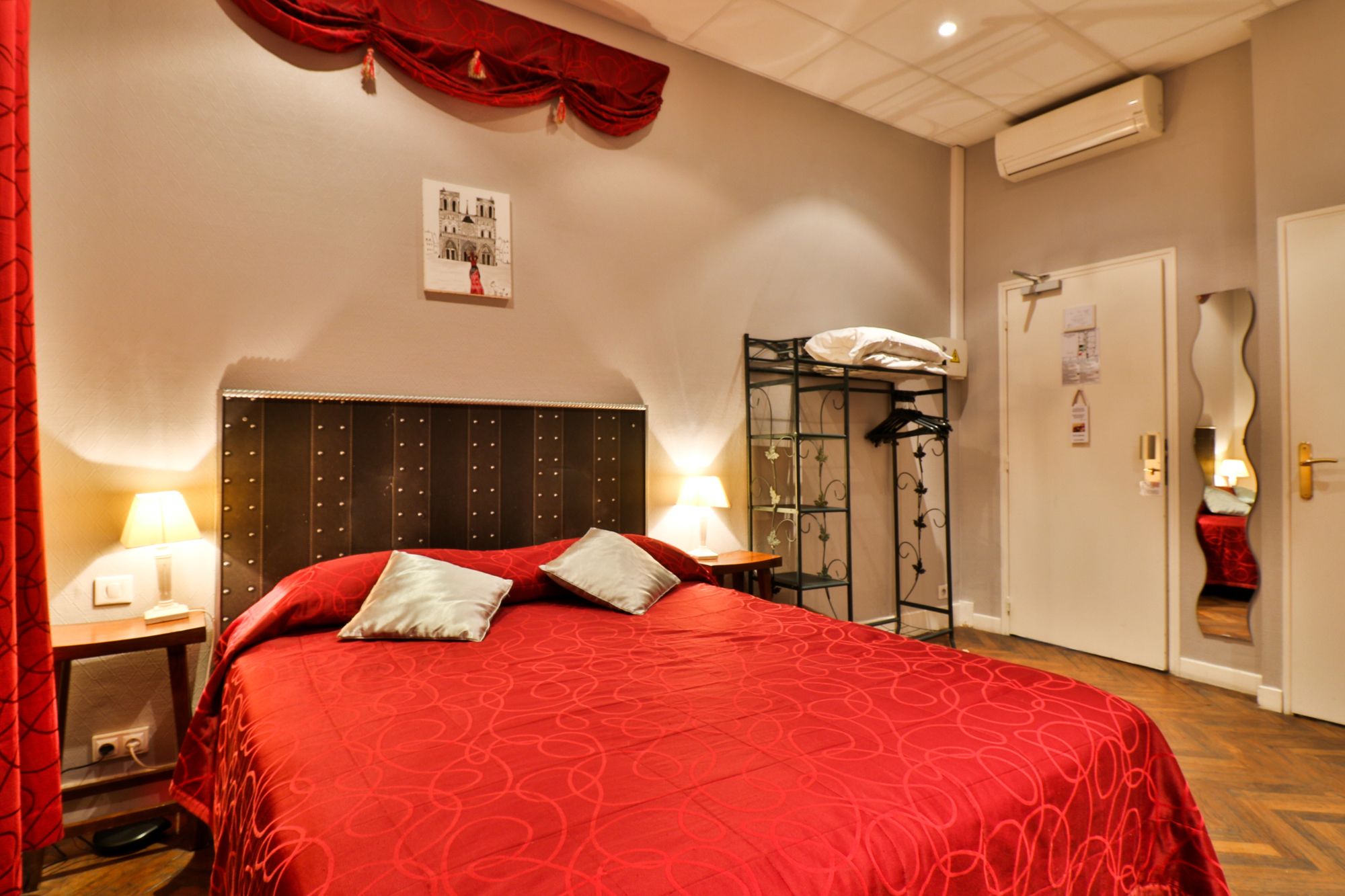 Фото Hotel Victor Hugo