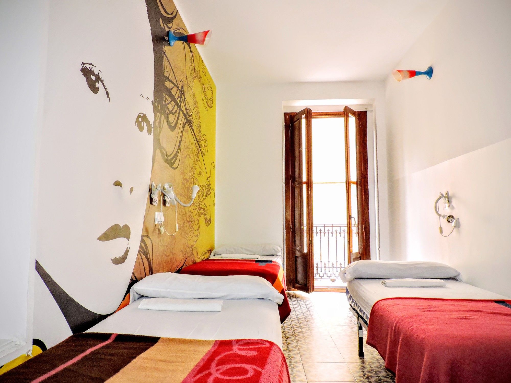 Фото Hôme Youth Hostel Valencia