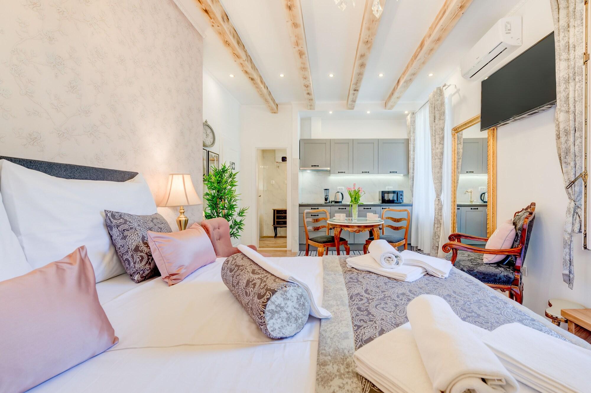 Фото Aurum Templi Suites