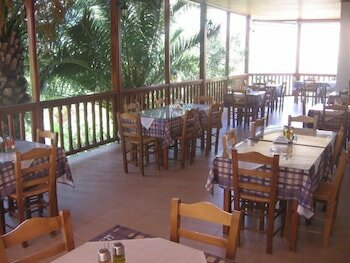 Фото Ammoudi Hotel