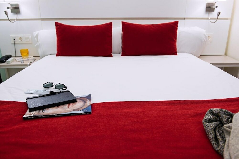 Фото Hotel Pompaelo Urban SPA