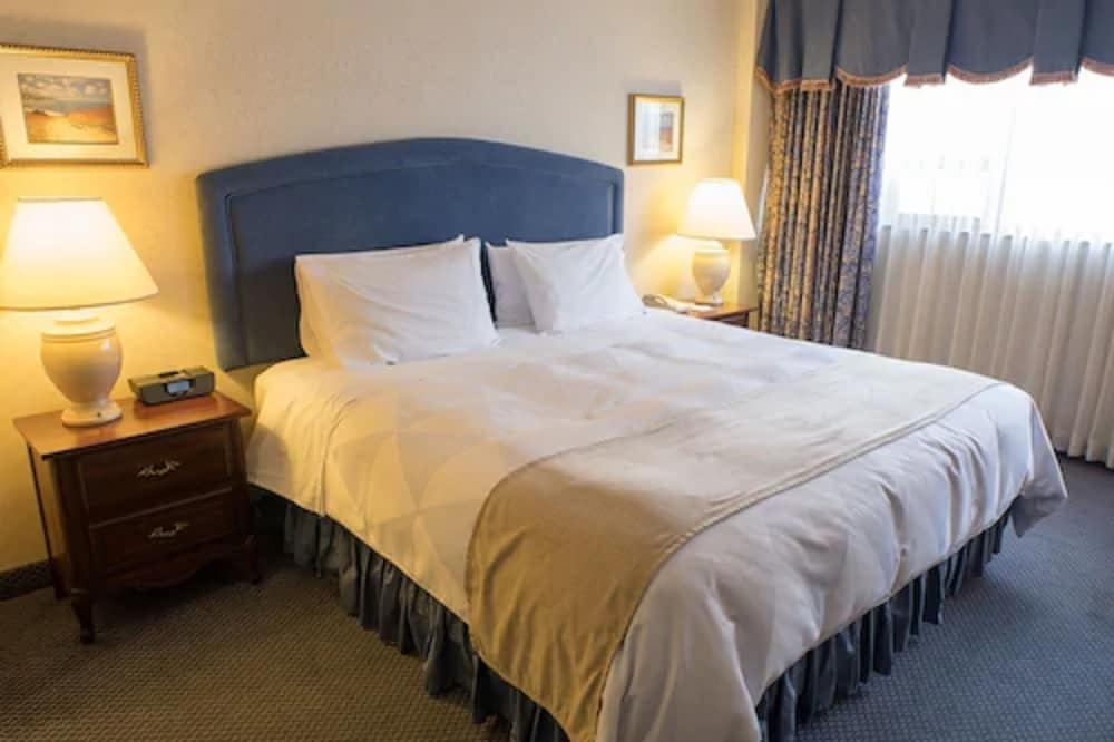 Фото The Roehampton Hotel