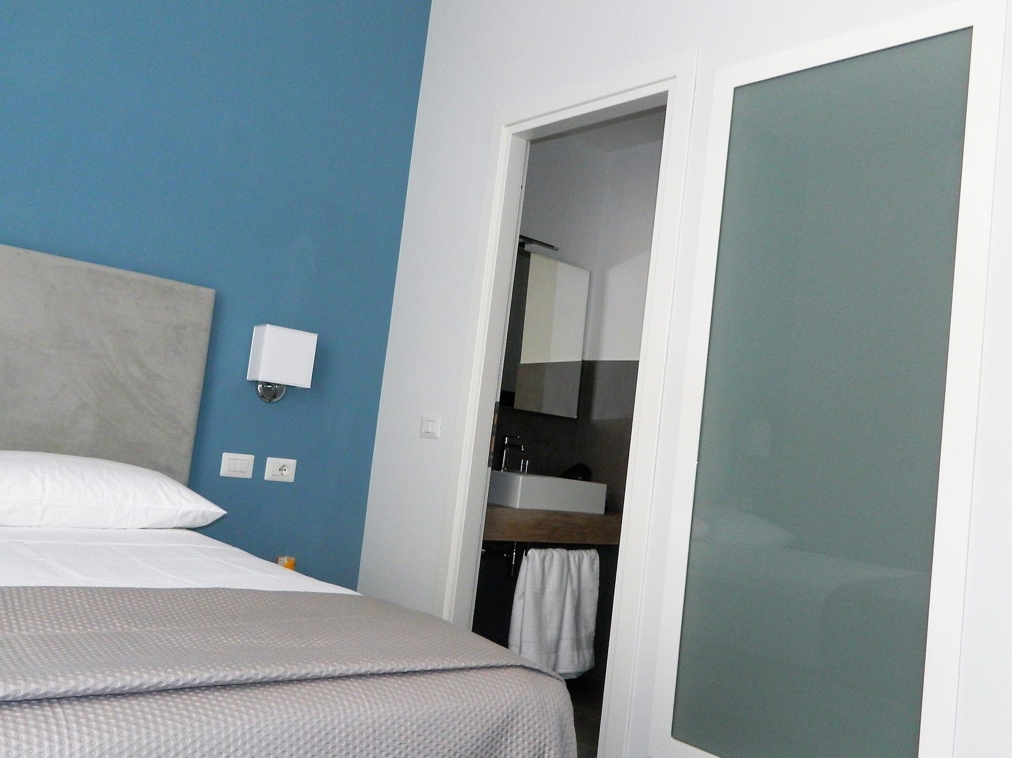 Фото Eighty Four Luxury Rooms