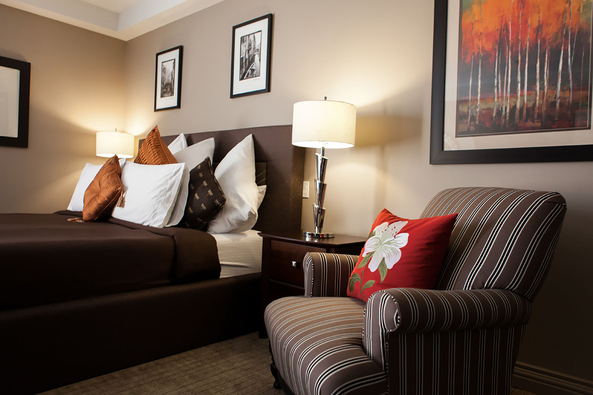 Фото Retro Suites Hotel